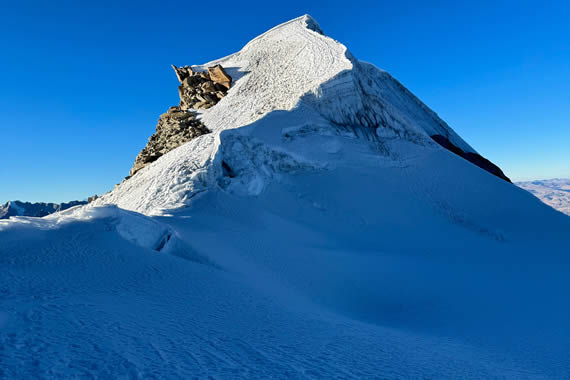 Nevado climbing-vallunaraju Climb